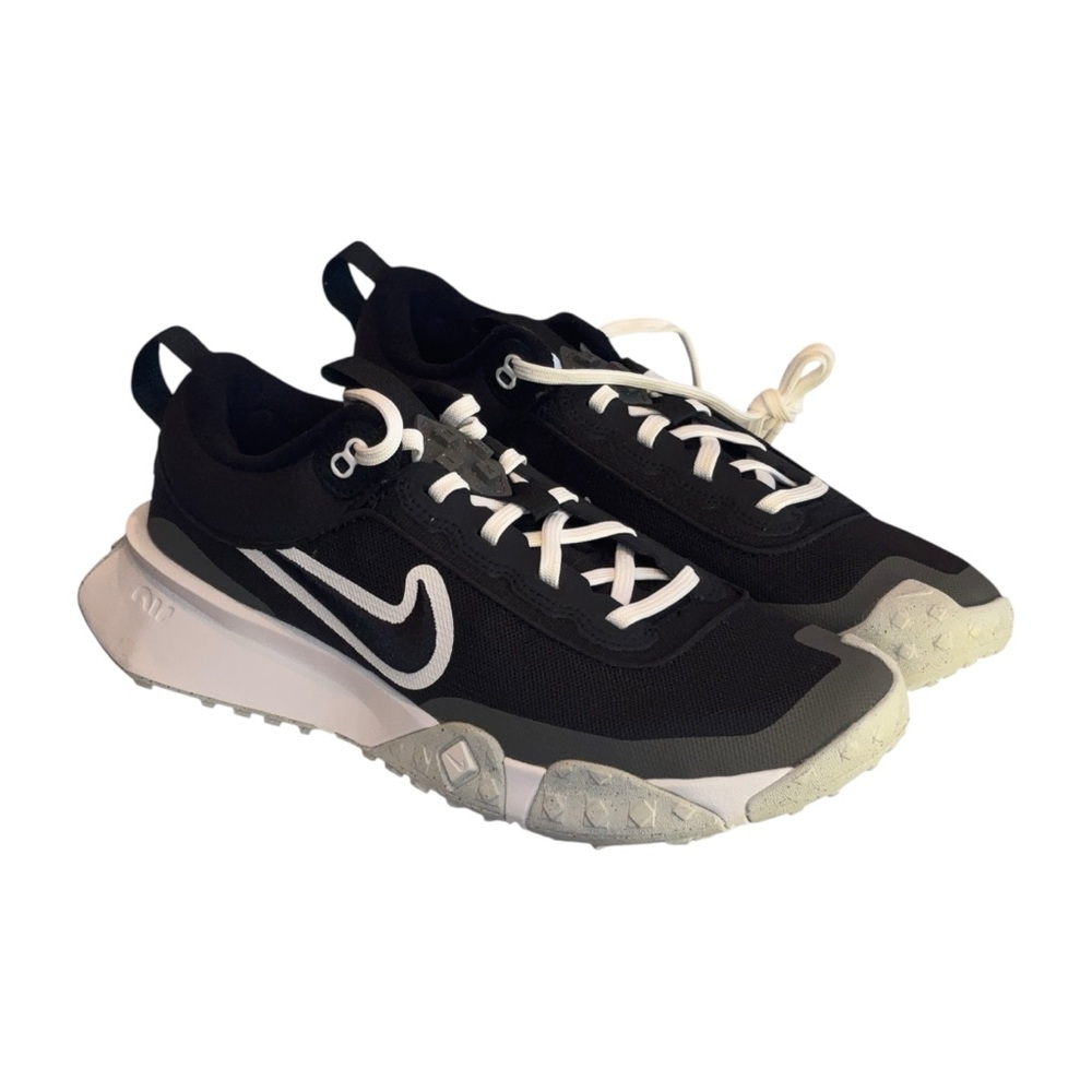 Nike Air Diamond Varsity Turf 👟 Youth 6.5 / Women’s 8 | Black & White